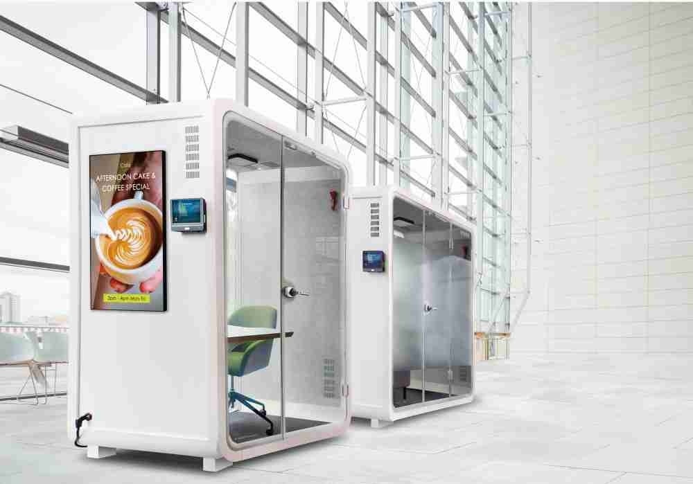 传奇国际子公司达擎之智慧行动办公舱，，，，采用PDLC智能调光玻璃设计，，，，透过通电与断电的电流切换，，呈现透明与雾面效果，，，具节能降耗特性并兼顾隐私，，，，确保信息安全